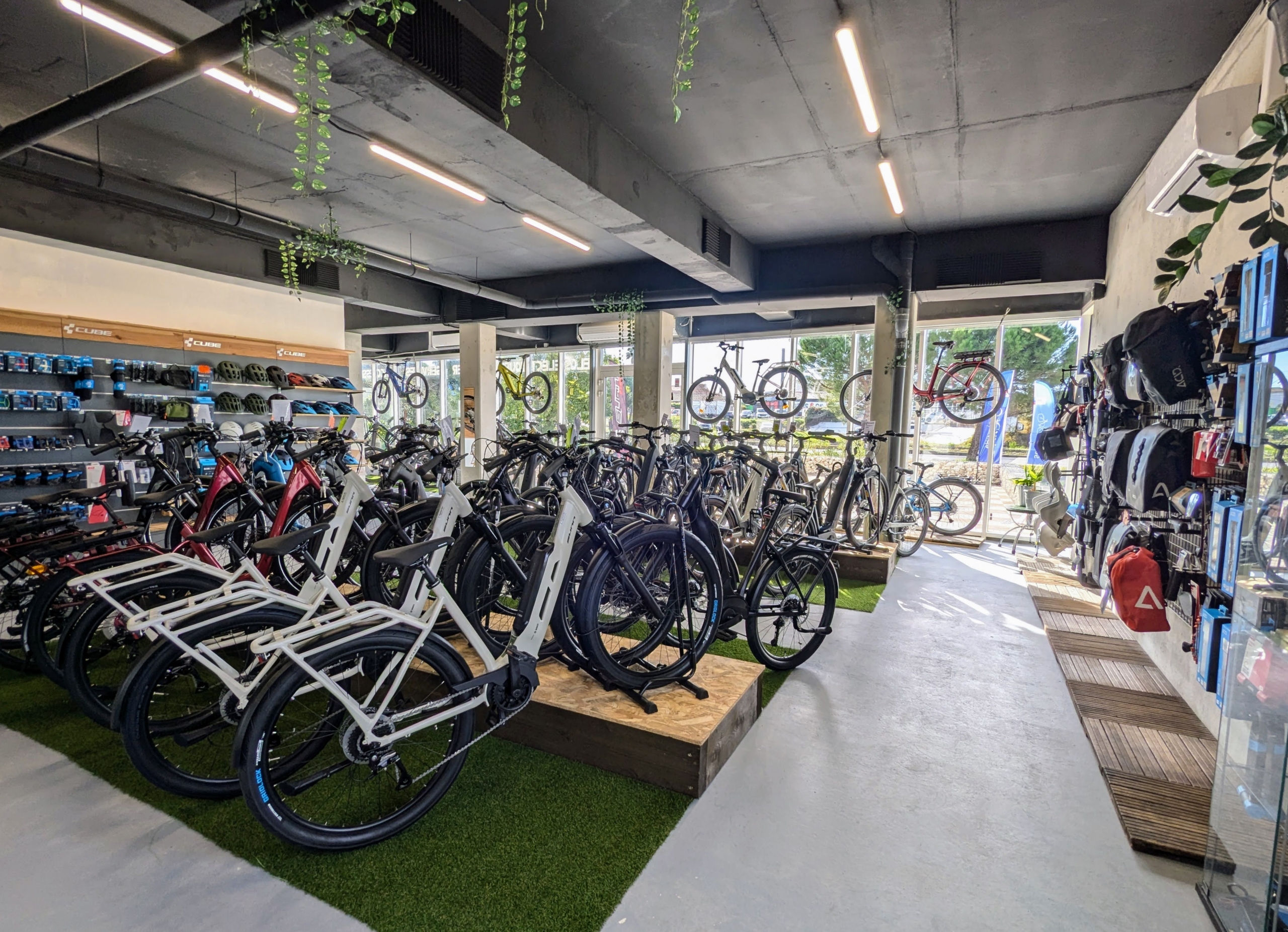 magasin-de-velo-electrique-montpellier-lattes-8-scaled magasin de vélo électrique cycles sh lattes