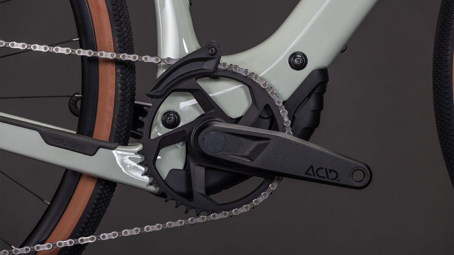 vélo gravel électrique cube nuroad hybrid c62 slx 400x pédalier
