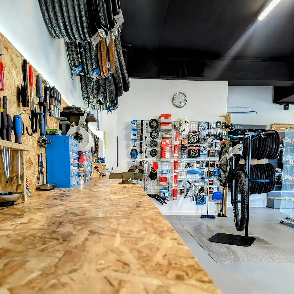 atelier de réparation de vélo électrique
